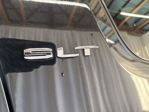 Used 2023 GMC Acadia SLT image 45