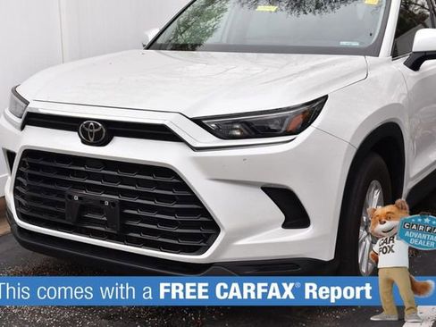 Used 2024 Toyota Grand Highlander XLE image 2