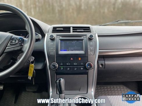 Used 2016 Toyota Camry LE image 23