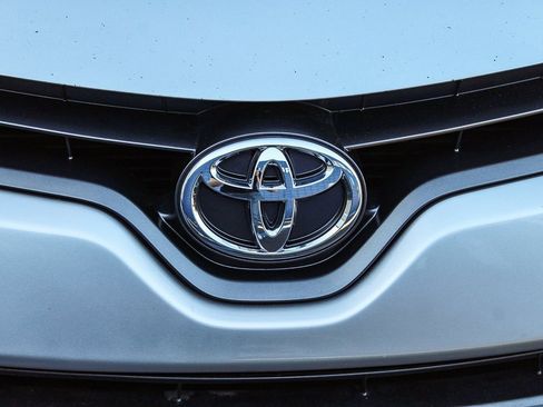 Used 2016 Toyota Corolla L image 11