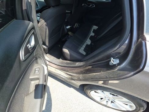 Used 2015 Chrysler 200 Limited image 11