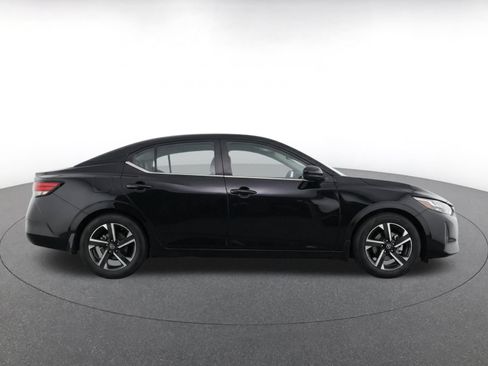 Used 2025 Nissan Sentra SV FWD image 10