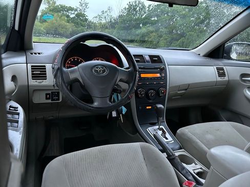 Used 2010 Toyota Corolla LE image 12