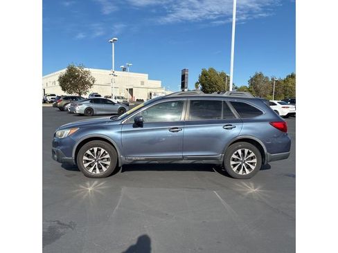 Used 2016 Subaru Outback 2.5i Limited image 2