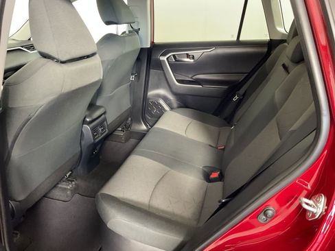 Used 2019 Toyota RAV4 XLE w/ Carpet Mat Package AWD/4WD image 20