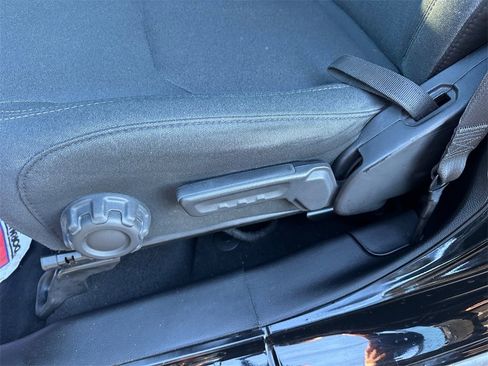 Used 2024 Jeep Wrangler Unlimited image 29