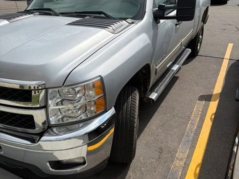 Used 2013 Chevrolet Silverado 2500 LT w/ Interior Plus Package AWD/4WD image 3