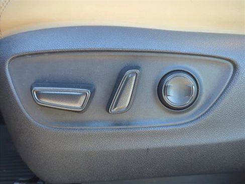 Certified 2025 Toyota RAV4 XLE Premium image 9