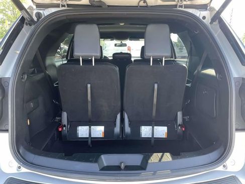 Used 2019 Ford Explorer XLT w/ Equipment Group 202A FWD image 8