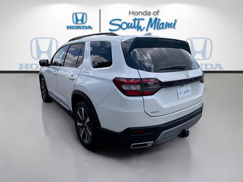Used 2025 Honda Pilot Elite image 5
