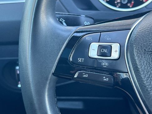 Used 2020 Volkswagen Tiguan SE w/ Panoramic Sunroof Package FWD image 36