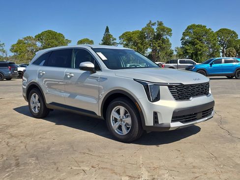 New 2026 Kia Sorento LX FWD image 2