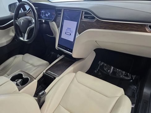 Used 2018 Tesla Model X 75D AWD/4WD image 5