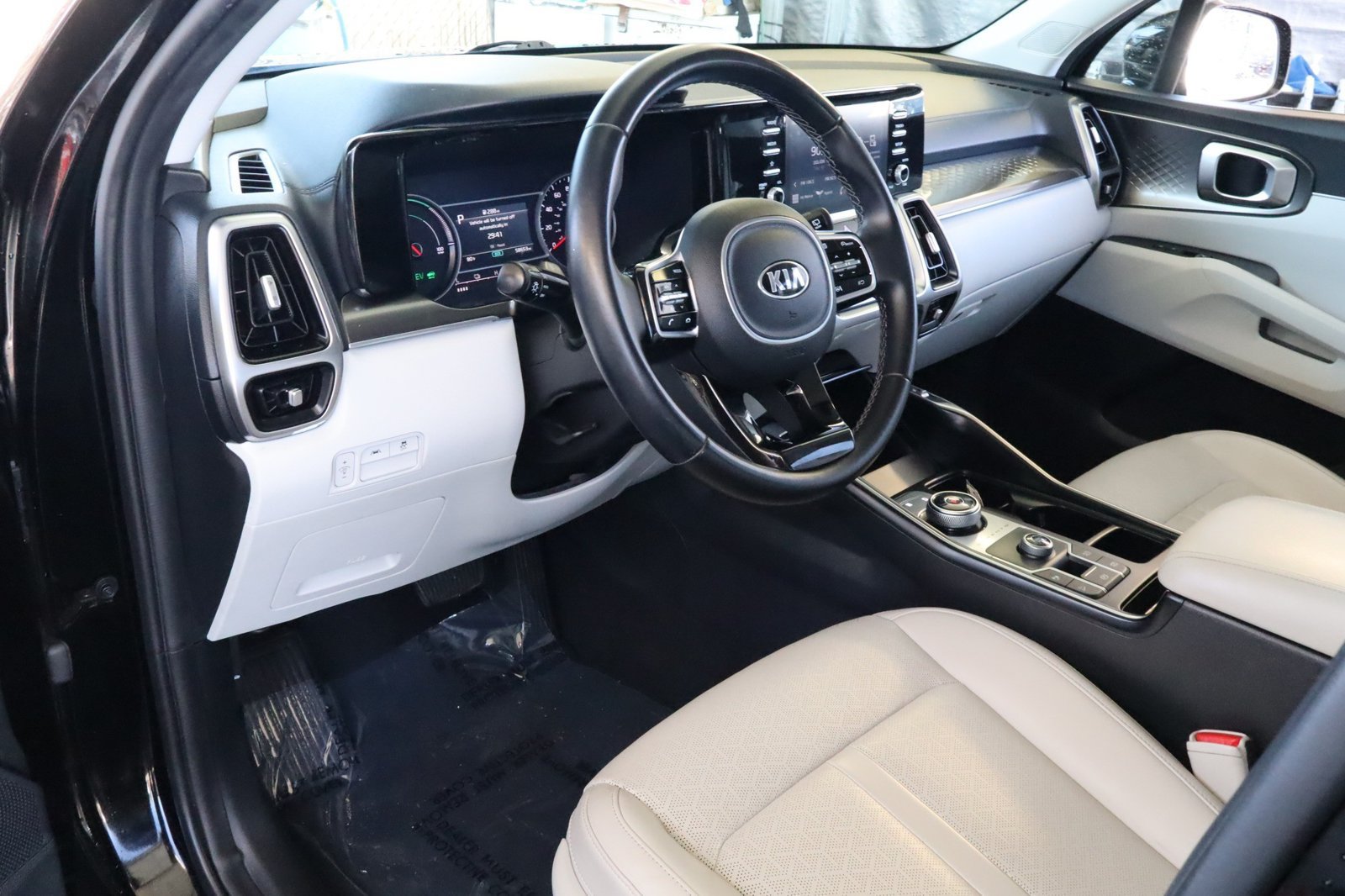 Used 2021 Kia Sorento S FWD image 17