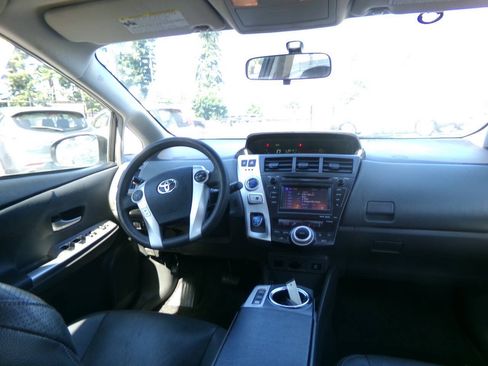 Used 2012 Toyota Prius V Three FWD image 9