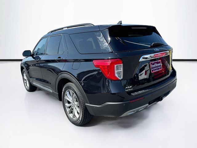 Used 2023 Ford Explorer XLT w/ Equipment Group 202A AWD/4WD image 8