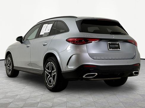 Used 2023 Mercedes-Benz GLC 300 4MATIC image 4