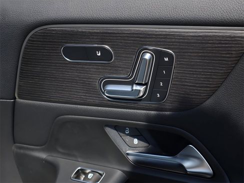 New 2026 Mercedes-Benz GLA 250 4MATIC image 11