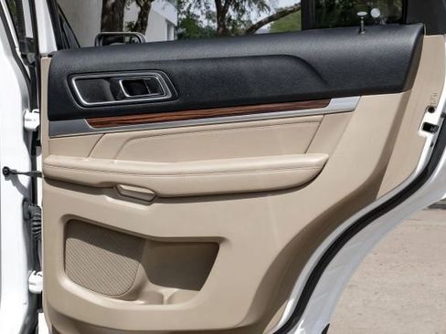 Used 2016 Ford Explorer Limited image 54