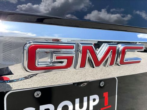 Used 2021 GMC Yukon SLT w/ Rear Media and Nav Package AWD/4WD image 31