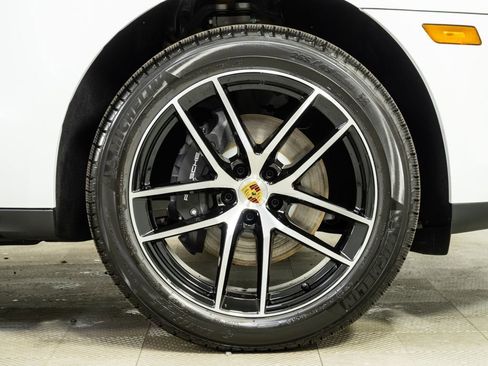 New 2026 Porsche Macan image 39