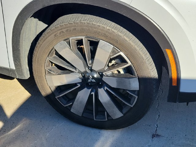 Used 2025 Mitsubishi Outlander SE FWD image 5