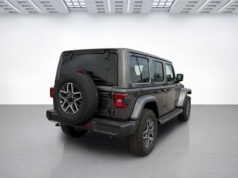 New 2026 Jeep Wrangler Unlimited Sahara AWD/4WD image 3