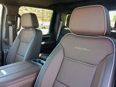 New 2026 GMC Sierra 2500 Denali w/ Denali Reserve Package AWD/4WD image 18