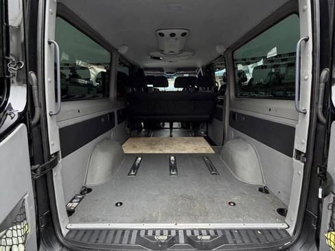 Used 2017 Mercedes-Benz Sprinter 2500 image 25
