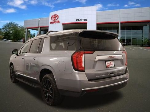 Used 2022 GMC Yukon XL Denali AWD/4WD image 4