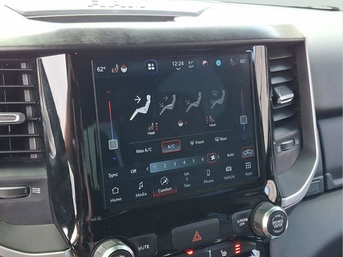 Used 2022 RAM 1500 Big Horn AWD/4WD image 16