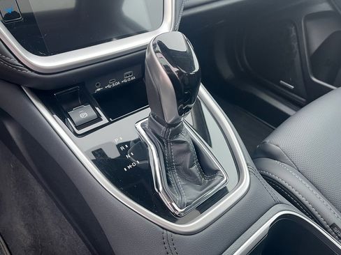 Certified 2025 Subaru Legacy Limited image 18