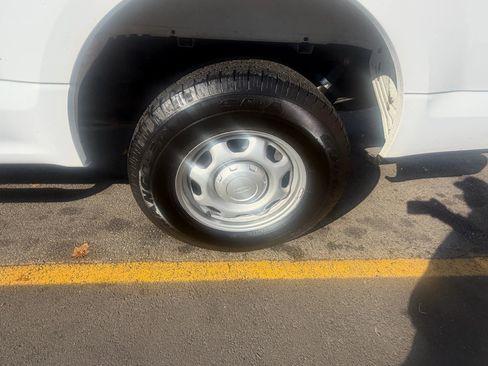 Used 2019 Ford F150 XL w/ Equipment Group 101A Mid image 9