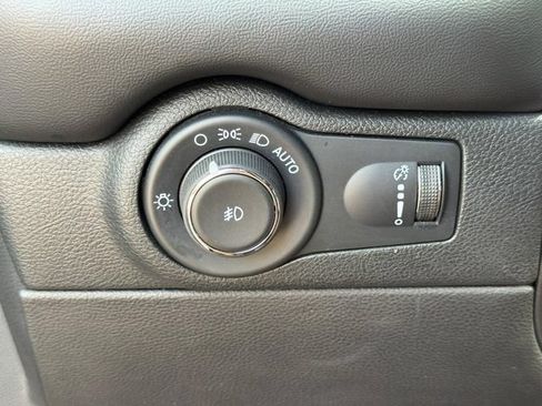 Used 2023 Dodge Durango GT AWD/4WD image 35