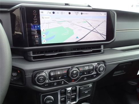 New 2025 Jeep Wrangler Sahara w/ Technology Group image 28