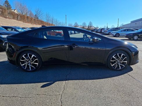 Used 2026 Toyota Prius Plug-In Hybrid w/ Limited Premium Package image 4