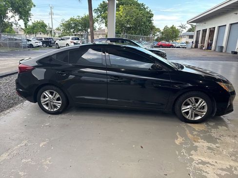 Used 2020 Hyundai Elantra Value Edition FWD image 4