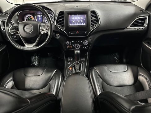 Used 2019 Jeep Cherokee Latitude Plus w/ Cold Weather Group AWD/4WD image 23