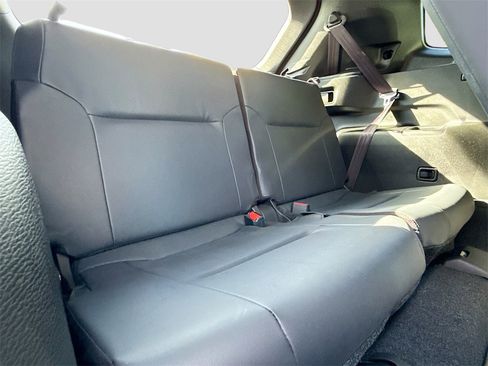 Used 2024 Mitsubishi Outlander SE image 29