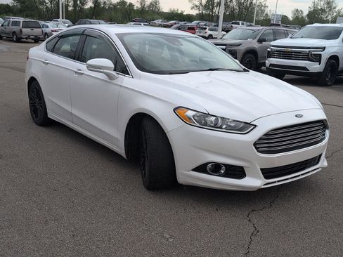 Used 2014 Ford Fusion SE w/ Equipment Group 202A FWD image 9