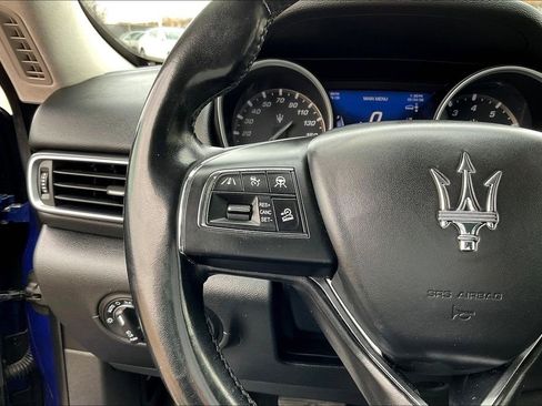 Used 2019 Maserati Levante image 11