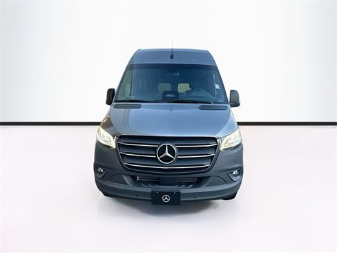 Used 2025 Mercedes-Benz Sprinter 2500 image 2