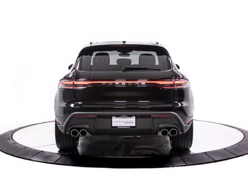 Certified 2026 Porsche Macan AWD/4WD image 6
