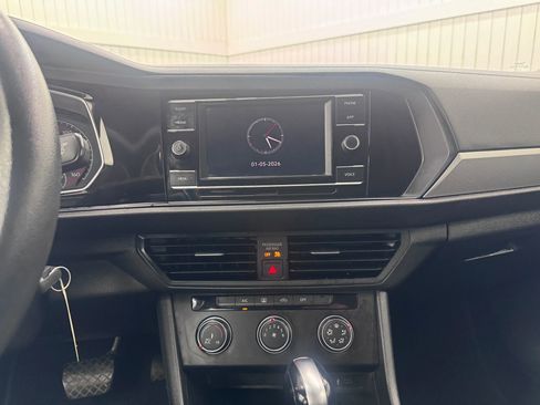 Used 2021 Volkswagen Jetta SE image 18