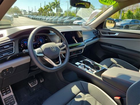 Certified 2025 Volkswagen Atlas Peak Edition SE image 25