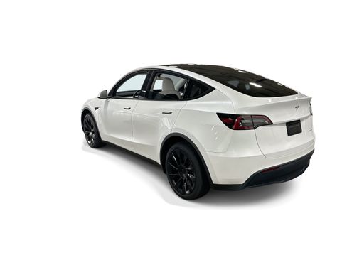 Certified 2023 Tesla Model Y AWD image 4
