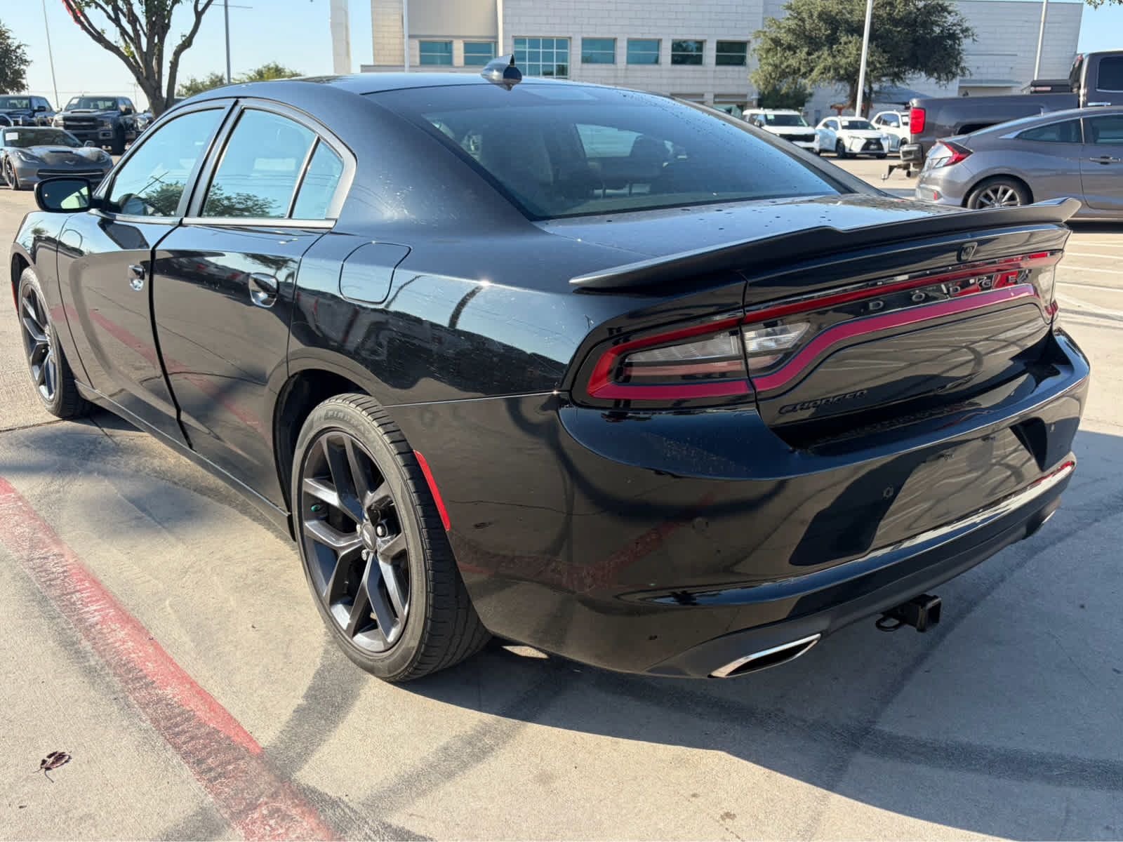 Used 2022 Dodge Charger SXT w/ Plus Group RWD image 2