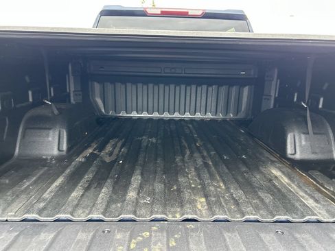 Used 2023 Chevrolet Silverado 1500 LT AWD/4WD image 9