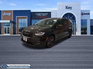 New 2026 Chrysler Pacifica Select w/ S Appearance Package video 1