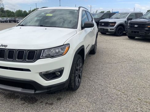 Used 2021 Jeep Compass Latitude AWD/4WD image 11